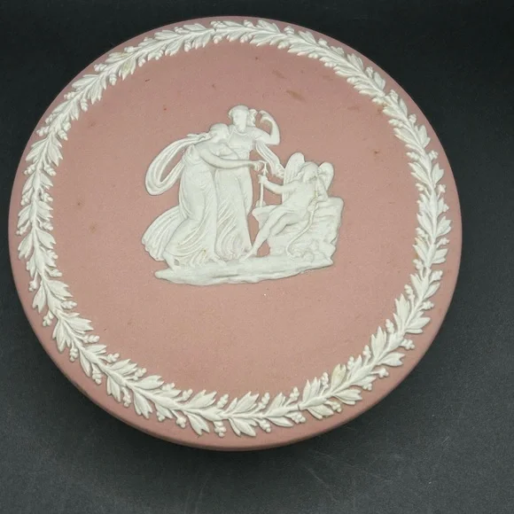 Vintage Wedgwood England Pink Jasperware Trinket Box - Picture 3 of 7
